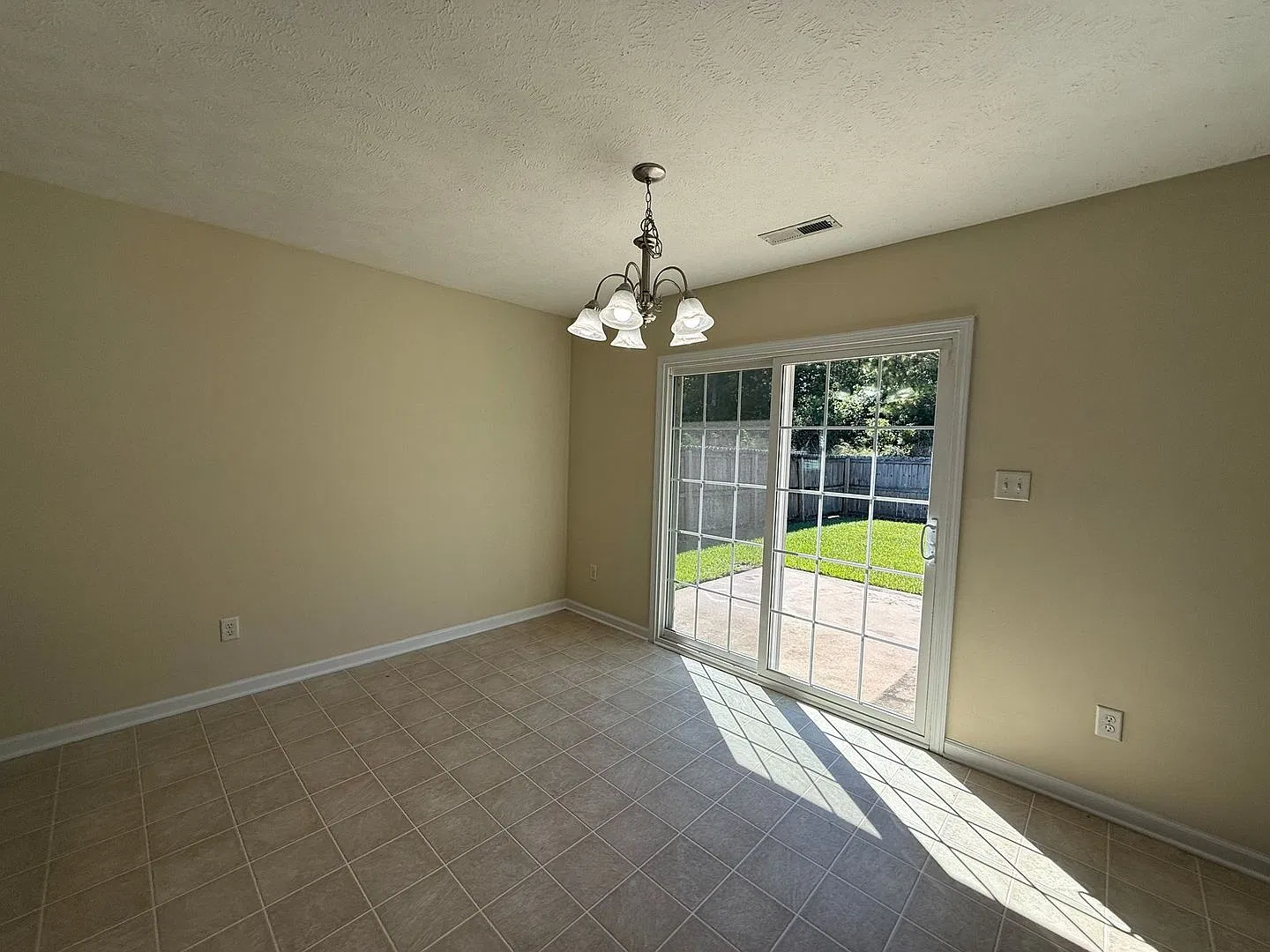 3 Bedroom 2 Bath home — Photo 4