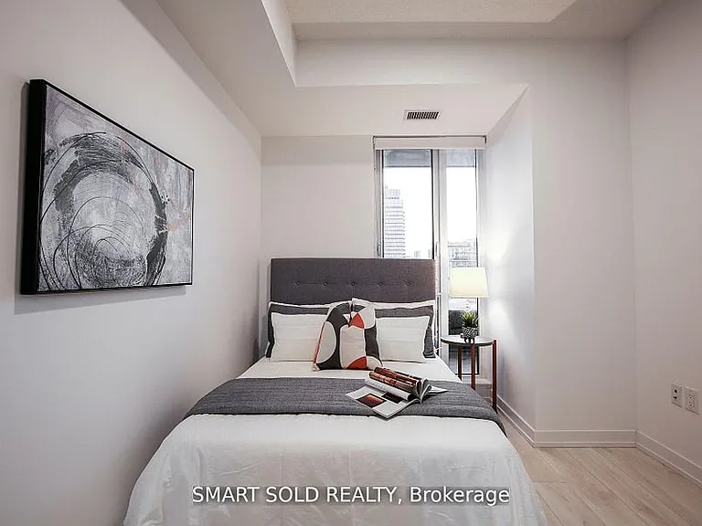 225 Sumach St #606W — Photo 41