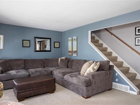 3rd image of 73 N Ellwood Ave