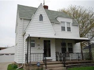 1352 Nichols St, Lorain, OH 44053