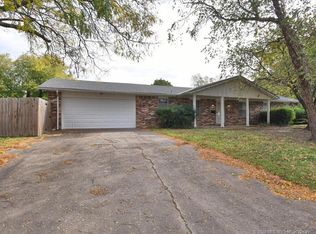 4508 SE Barlow Dr, Bartlesville, OK 74006