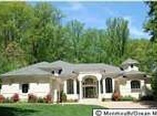 8 Arbor Ln, Holmdel, NJ 07733