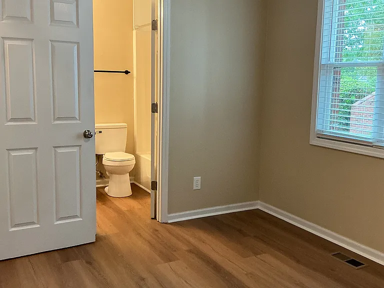 583 Countrytown Dr — Photo 16