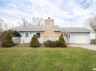 2213 Sunset Dr, Pekin, IL 61554