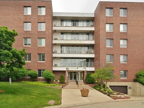 4000 Triumvera Dr APT 504A, Glenview, IL 60025