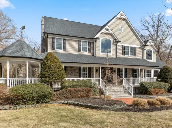 12 Apricot Road, Mount Sinai, NY 11766