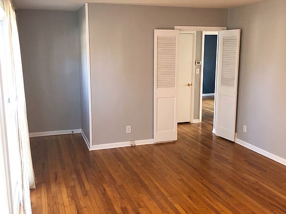 5th image of 6701 W 77th St