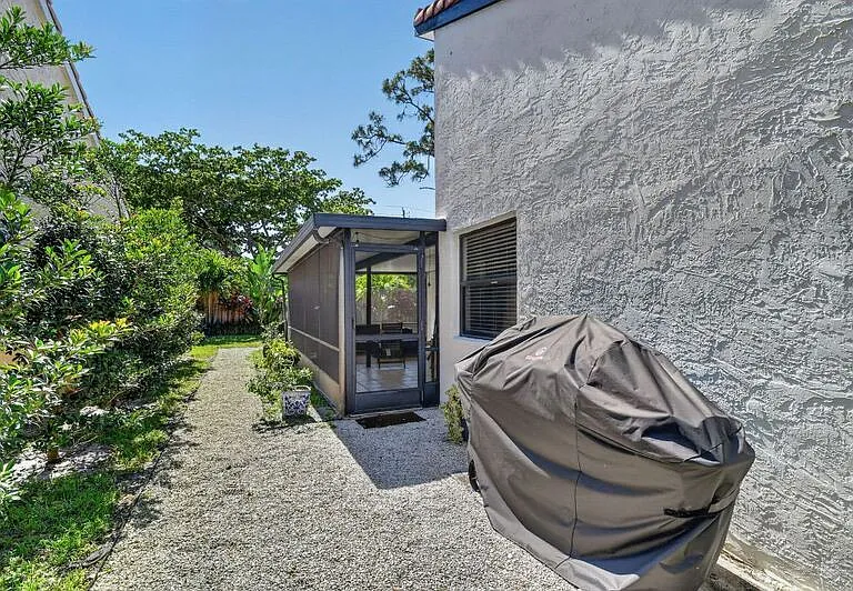 1630 NW 22nd Ave — Photo 44