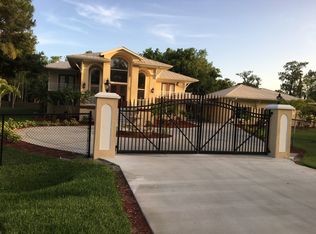 5404 Hickory Wood Dr, Naples, FL 34119