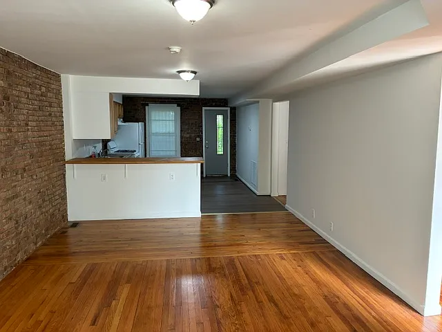 4 bed, 2.5 bath, 2064 sqft, $2,900 — Photo 3