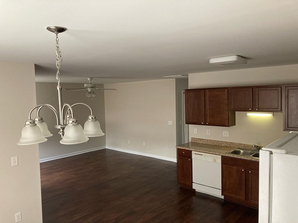 1st image of 515 Dawn Dr