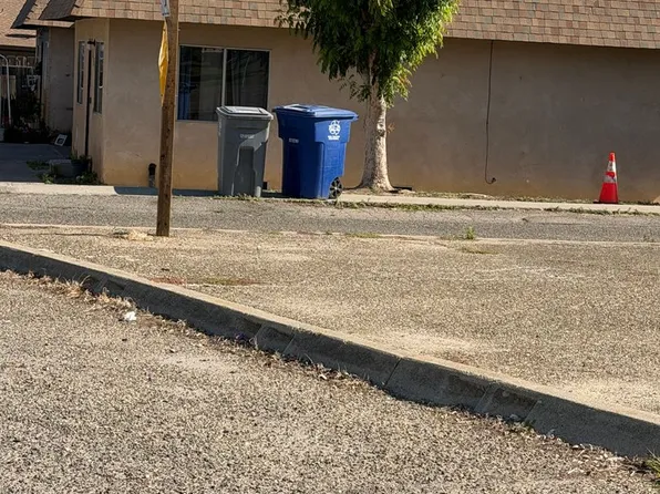 1407 South Ave APT A, Gustine, CA 95322