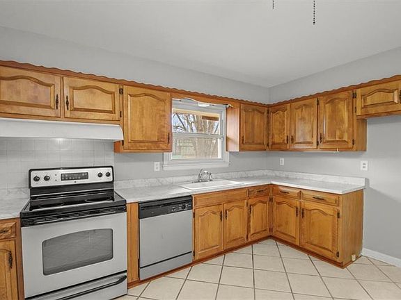 5th image of 12509 E 48th Ter S