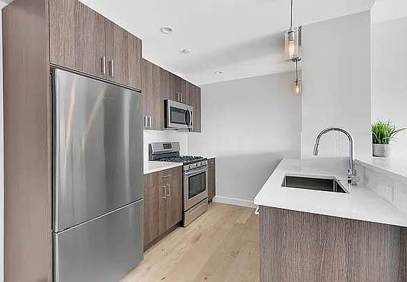 3rd image of 40-04 34th Ave #511