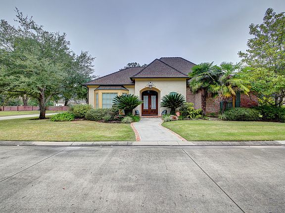2nd image of 108 Heartwood Cir