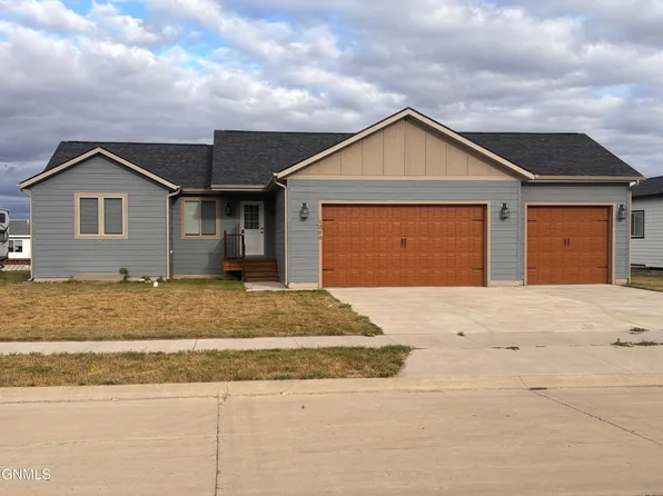 1200 Tara Ln SW, Watford City, ND 58854