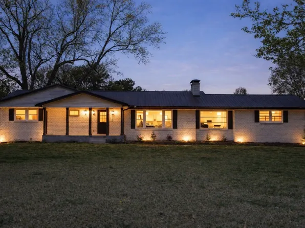 2194 Hampshire Pike, Columbia, TN 38401