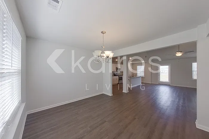 3 bed, 2.0 bath, 1540 sqft, $1,925 — Photo 3