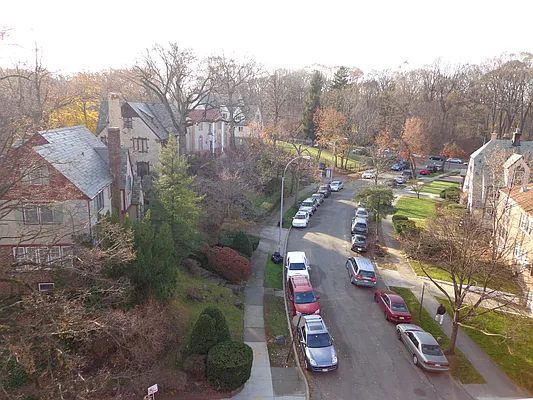 Rented by Bahar Management | media 56