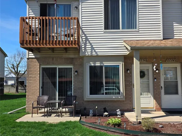 27743 Carini Villa St, Roseville, MI 48066