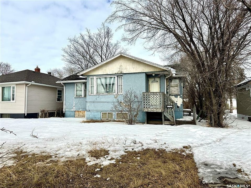 1st image of 4414 Dewdney Ave