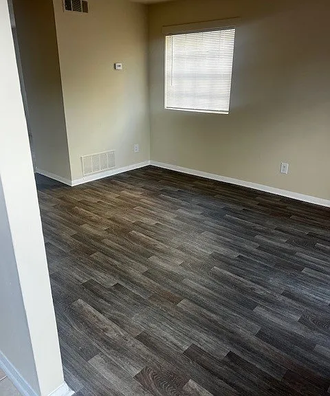 Lanier Townhomes — Photo 8