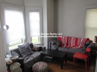 220 Banks St APT 1, Cambridge, MA 02138