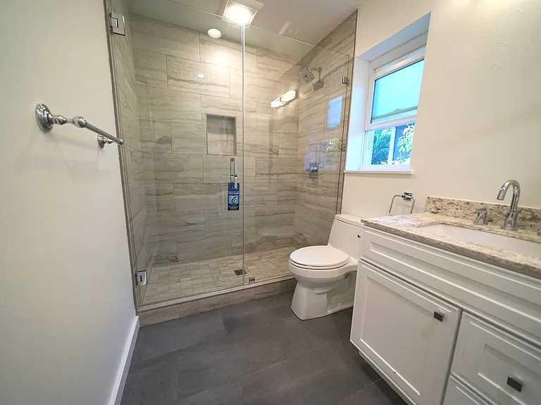806 Fulton — Photo 12