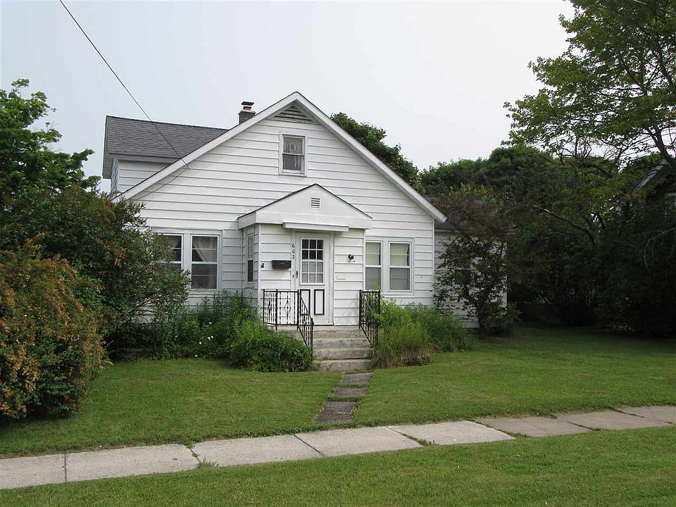 1st image of 602 Oak St