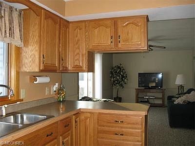 4th image of 1565 Rose Hedge Dr