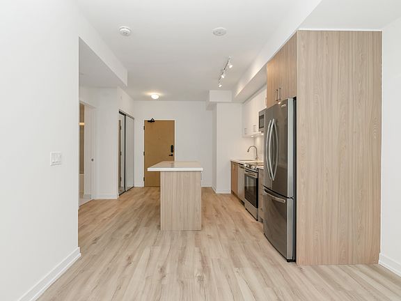5th image of 333 Sunseeker Ave #146