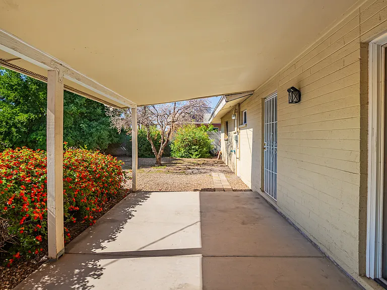 1037 E Campus Dr — Photo 27