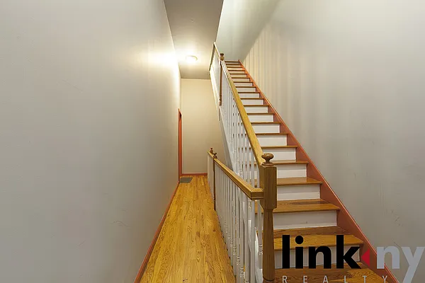 Sold by Link NY Realty | media 21