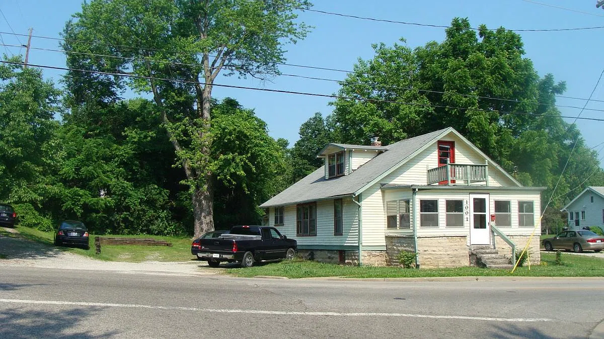 3 bed, 1800 sqft, $1,650 — Photo 1