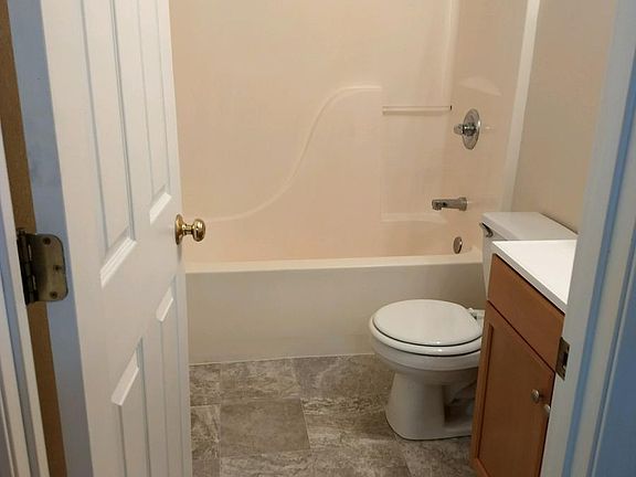 3rd image of 301 W Illinois St APT H