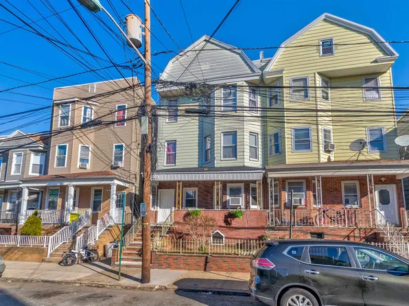 125 West 19th Street image 1 of 13