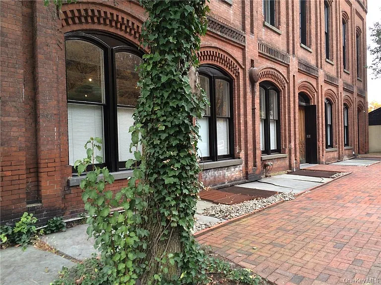 300 Ferdon Ave #2 — Photo 2