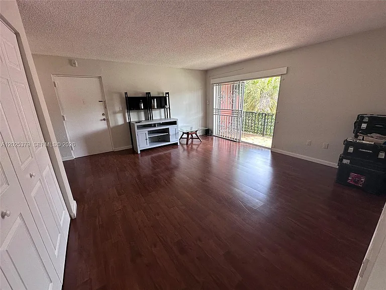 10834 N Kendall Dr #X16 — Photo 4