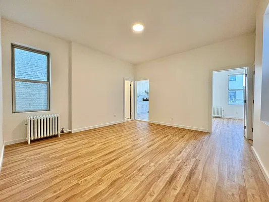 Rented by Astoria Realty | media 2
