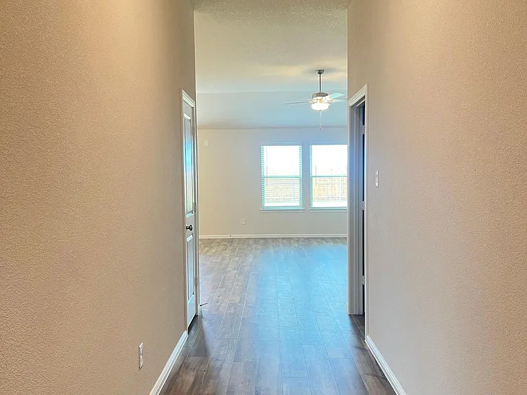 5432 Agalinis Ave — Photo 2