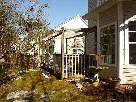 4th image of 135 Weatherstone Dr