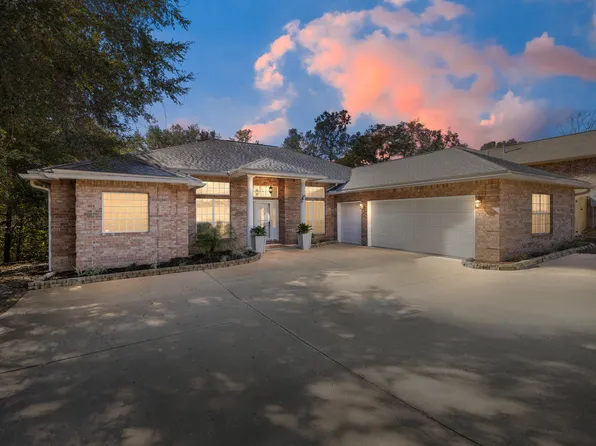 421 Marquette St, Valparaiso, FL 32580