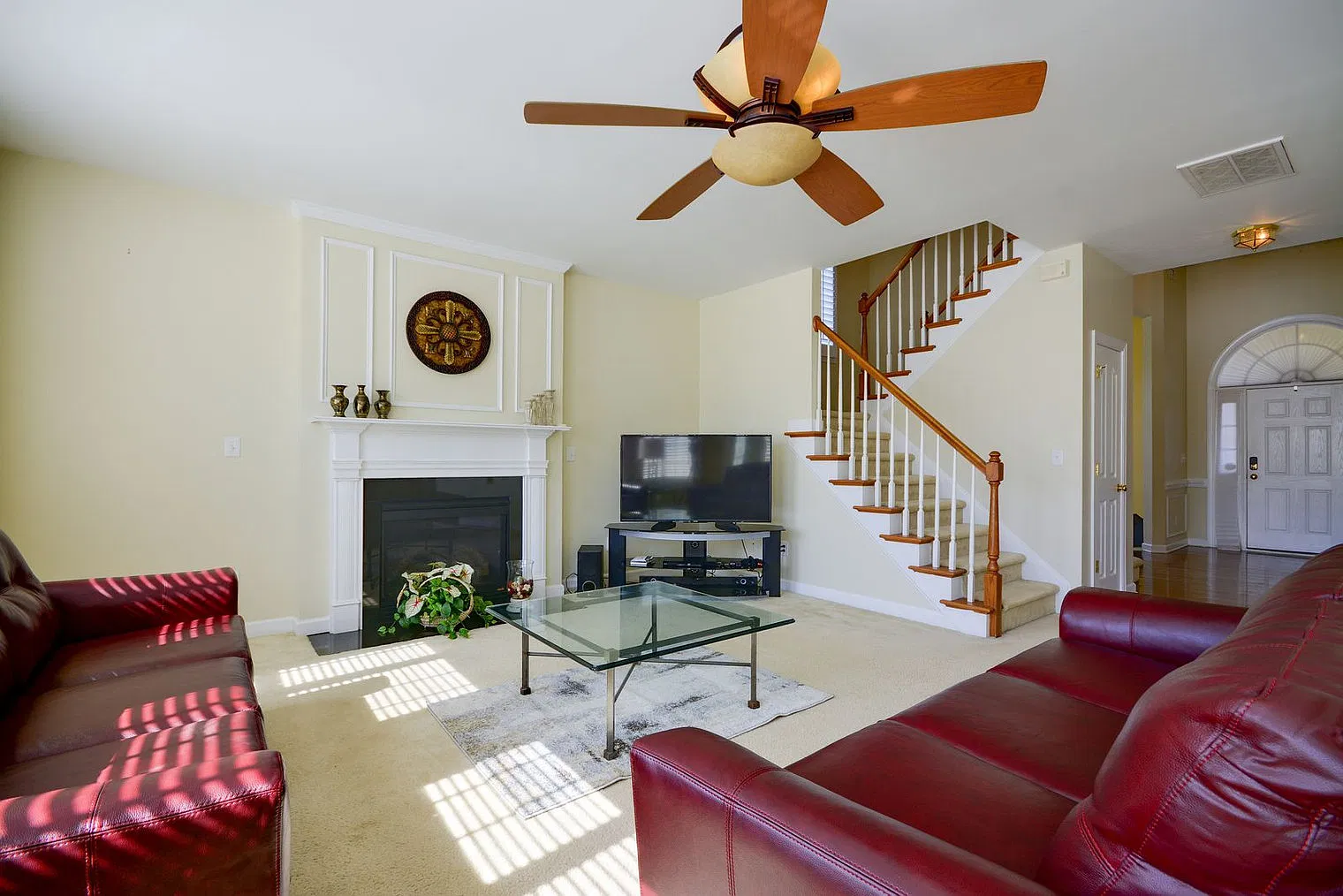 4 bed, 3.0 bath, 3498 sqft, $3,816 — Photo 4