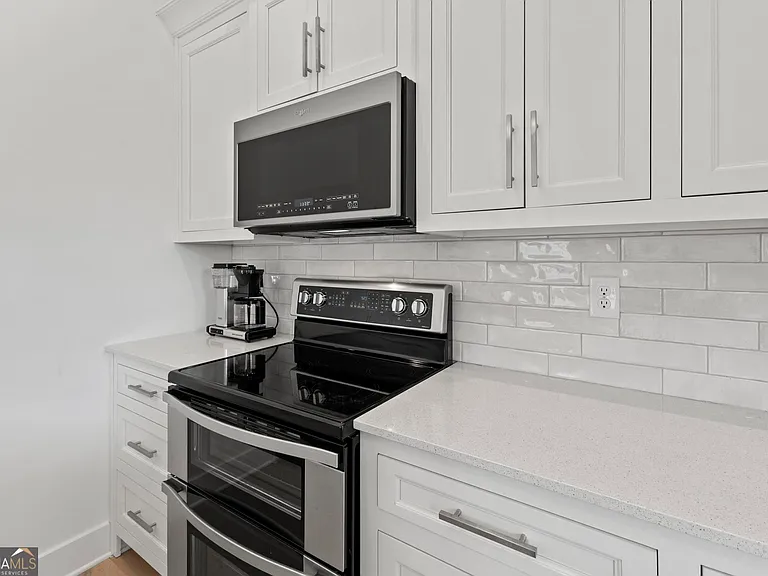 3037 State St — Photo 12