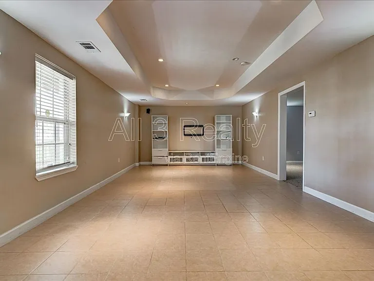 2540 Alvecot Cir — Photo 6