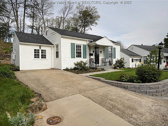 2nd image of 1005 Cove Way