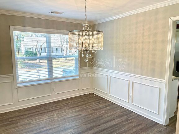 5th image of 2626 Blount St