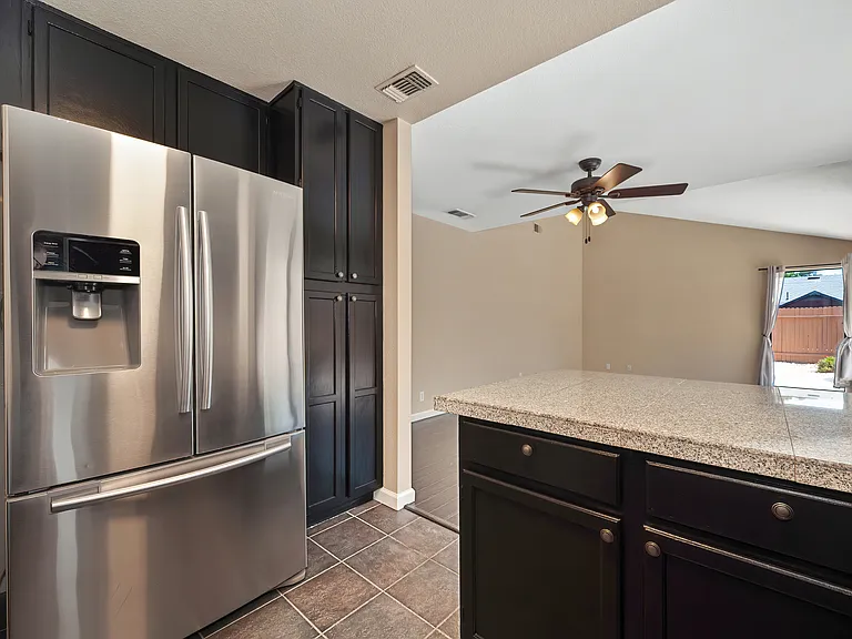 720 Donovan Ct — Photo 11