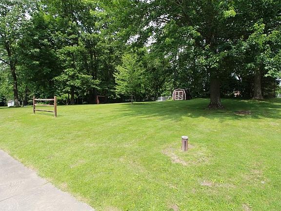 5th image of 22 Cochran Dr