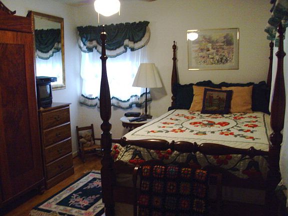 2nd image of 206 Lakeshore Dr